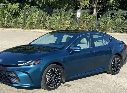 Toyota Camry XLE Hybrid 2024